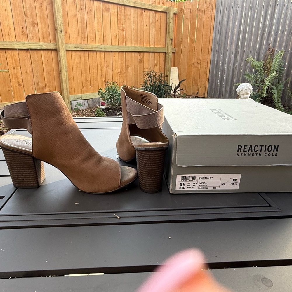 Kenneth Cole Reaction Tan Heeled Boots with Chunky Block Heel